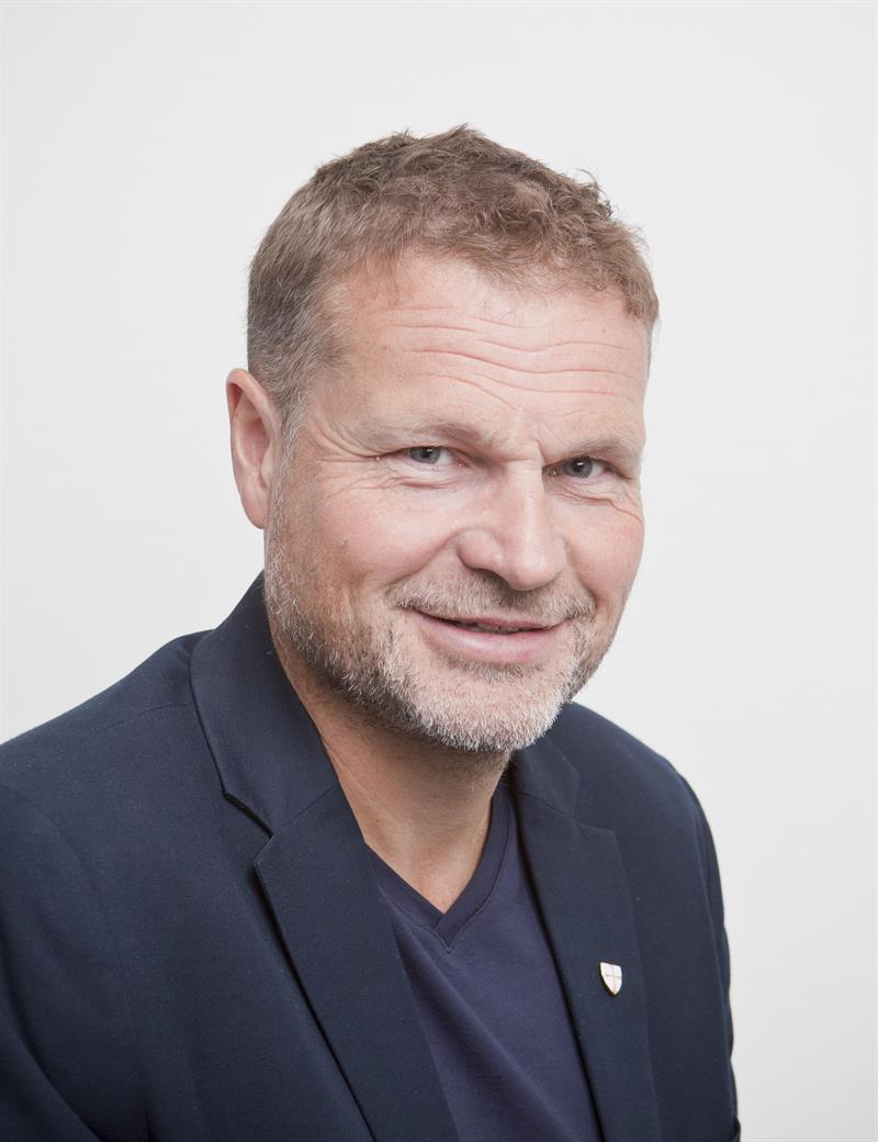 Even Ystgård_farge.jpg