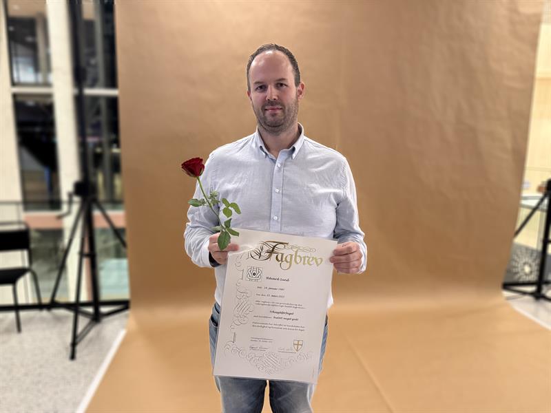 Bilde av fagarbeider i yrkessjåførfaget.