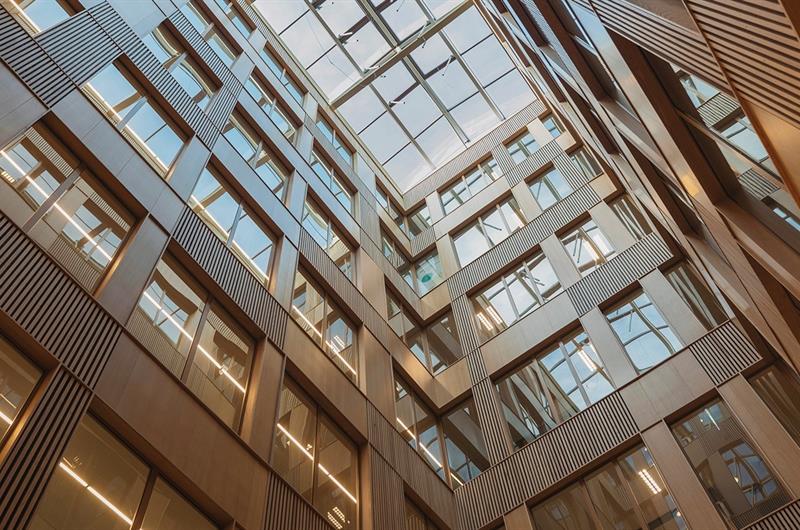 Forsidebilde HØP25. Atrium fylkets hus Steinkjer