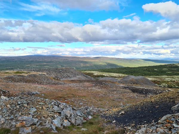 Spor etter gruvedrift på Røros og terrenget rundt.