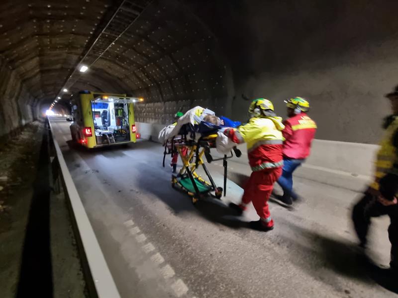 Bilde fra øvelse i Steinfjelltunnelen i Namsskogan