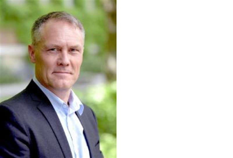 Førsteamanuensis Øystein Gilje Førsteamanuensis Øystein Gilje leder FIKS (Forskning, innovasjon og kompetanseutvikling i skolen), ved Universitetet i Oslo. Han er ekspert på dybdelæring i skolen, og skal i sitt foredrag bidra til en økt forståelse for dybdelæringsbegrepet som vi skal forholde oss til i alle fag. Han har lang erfaring som lærer i skolen. Foto: Universitetet i Oslo