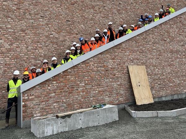 Franske byggingeniør-studenter. Bilde
