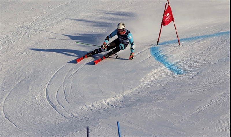 Fredrik Møller som kjører alpint. 