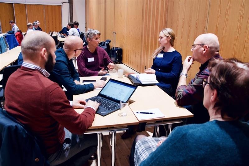 I SAMTALE: Representanter fra Fosen Innovasjon, Indre Fosen og Ørland kommune. Foto: Ida Valsø I SAMTALE: Representanter fra Fosen Innovasjon, Indre Fosen og Ørland kommune. Foto: Ida Valsø