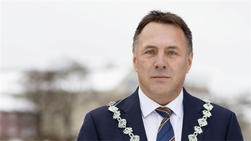 Fylkesordfører Tore O. Sandvik. 