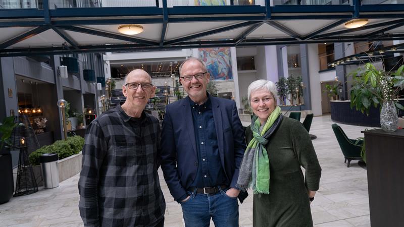 Gunnar Larsen, Torger Mjønes og Tove Hatling Jystad. Bilde