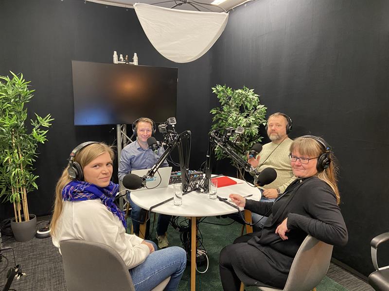 Fylkespodden - historier fra Trøndelag Bilde av deltakere i podkasten Fylkespodden - historier fra Trøndelag.