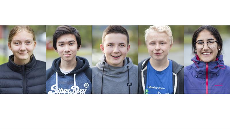 Portrettfoto av fem ungdommer som deltok på klimaverksted på Orkanger. Foto: Ronny Danielsen