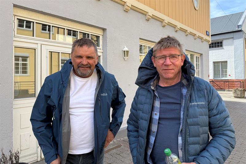 Ordfører i Tydal kommune, Jens Arne Kvello, og daglig leder i Tydal Næringsselskap, Torbjørn Berg Strømstad, utendørs under studieturen til Rjukan.