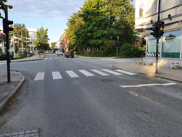 Fylkesveg 6874 Kirkegata i Levanger. Bilde