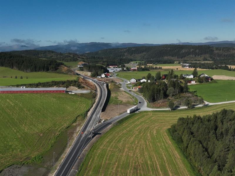 Fylkesveg 17 mellom Jådåren og Østvik. Foto.