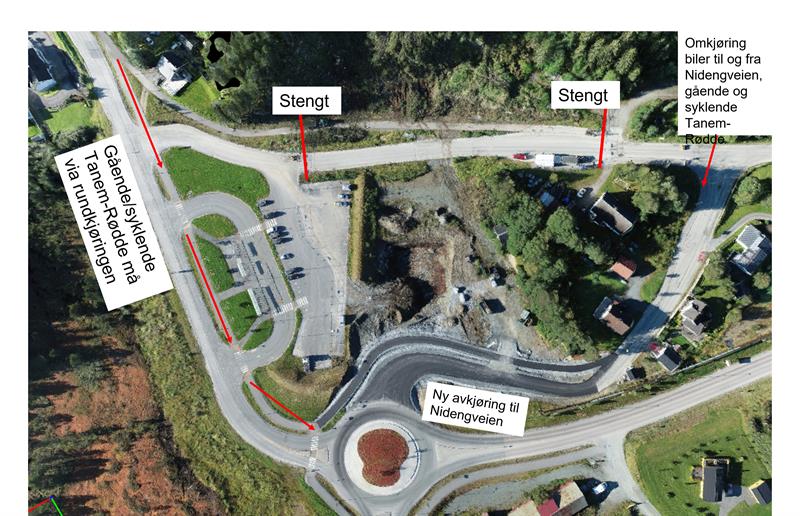 Bilde med tekst som viser nytt kjøremønster i Klæbu. Foto/illustrasjon. 