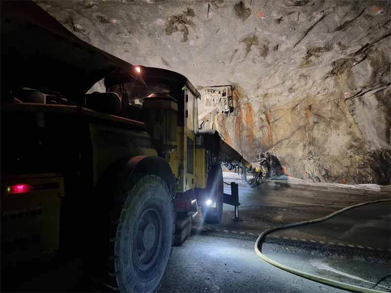 Arbeid i tunnel. Bilde