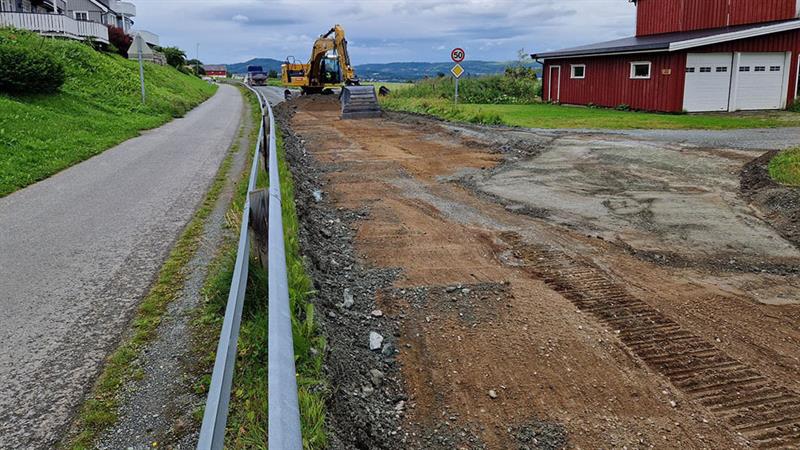 Vegarbeid i Løvsetvegen. Bilde. 