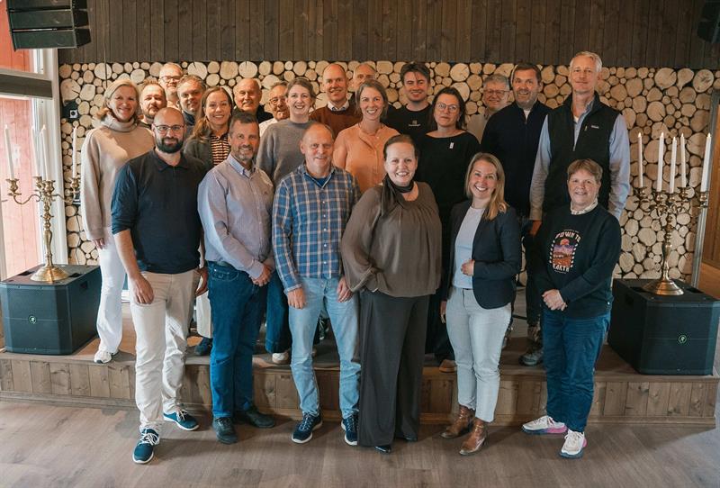 Gruppebilde av 23 personer som deltok på samlinga. Foto: Inga Gudem Ringdalen, Enova.