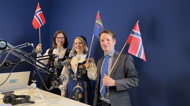 Hurra for 17. mai Bilde av programlederne i Fylkespodden